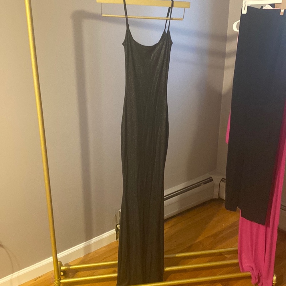 Skims SOFT LOUNGE SHIMMER LONG SLIP DRESS | BLACK × 1
BLACK / XS 0-2